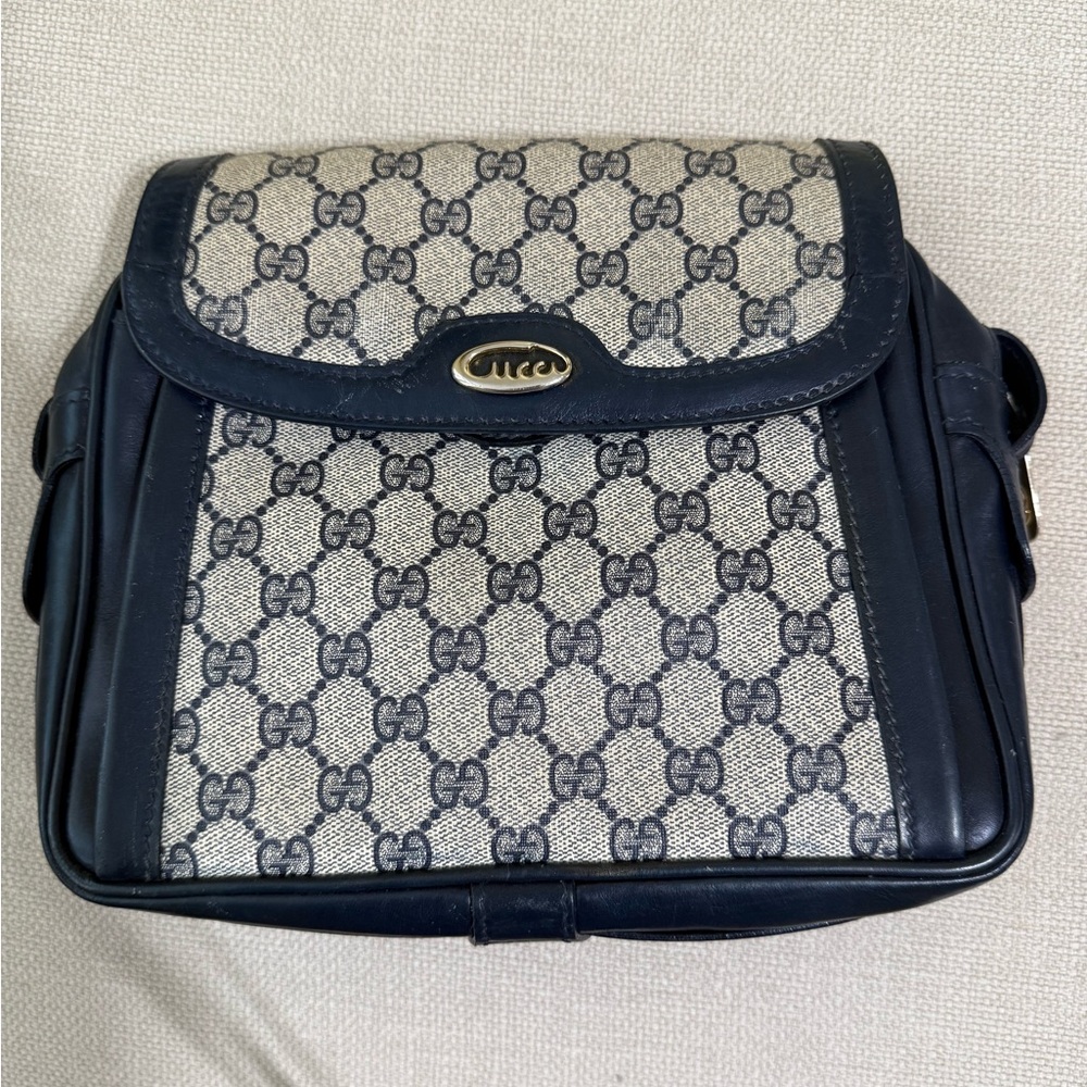 Gucci Vintage Navy and Cream Women's shoulder Bag